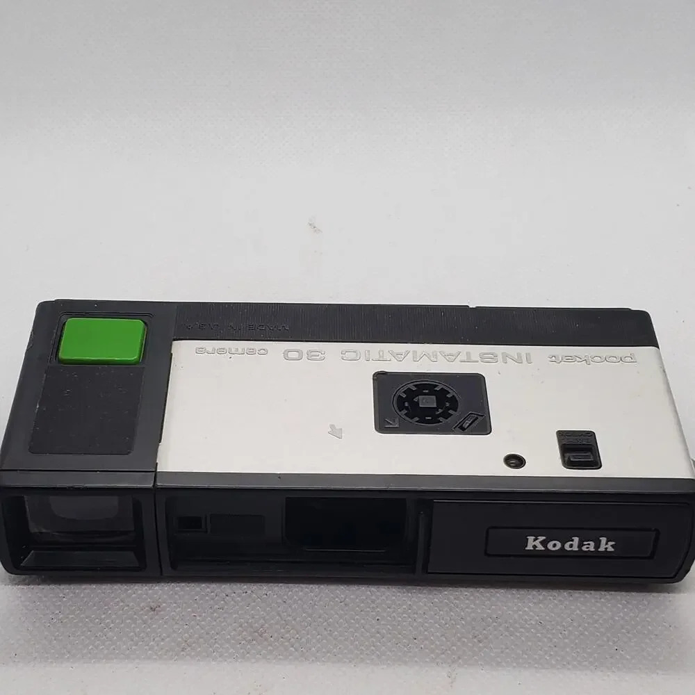 Vintage Kodak Instamatic 30 126 Film Camera UNTESTED As Is Display